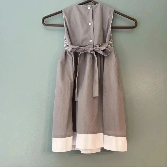 Carriage Boutique Gray Smocked Dress size 4T - Picture 2 of 4